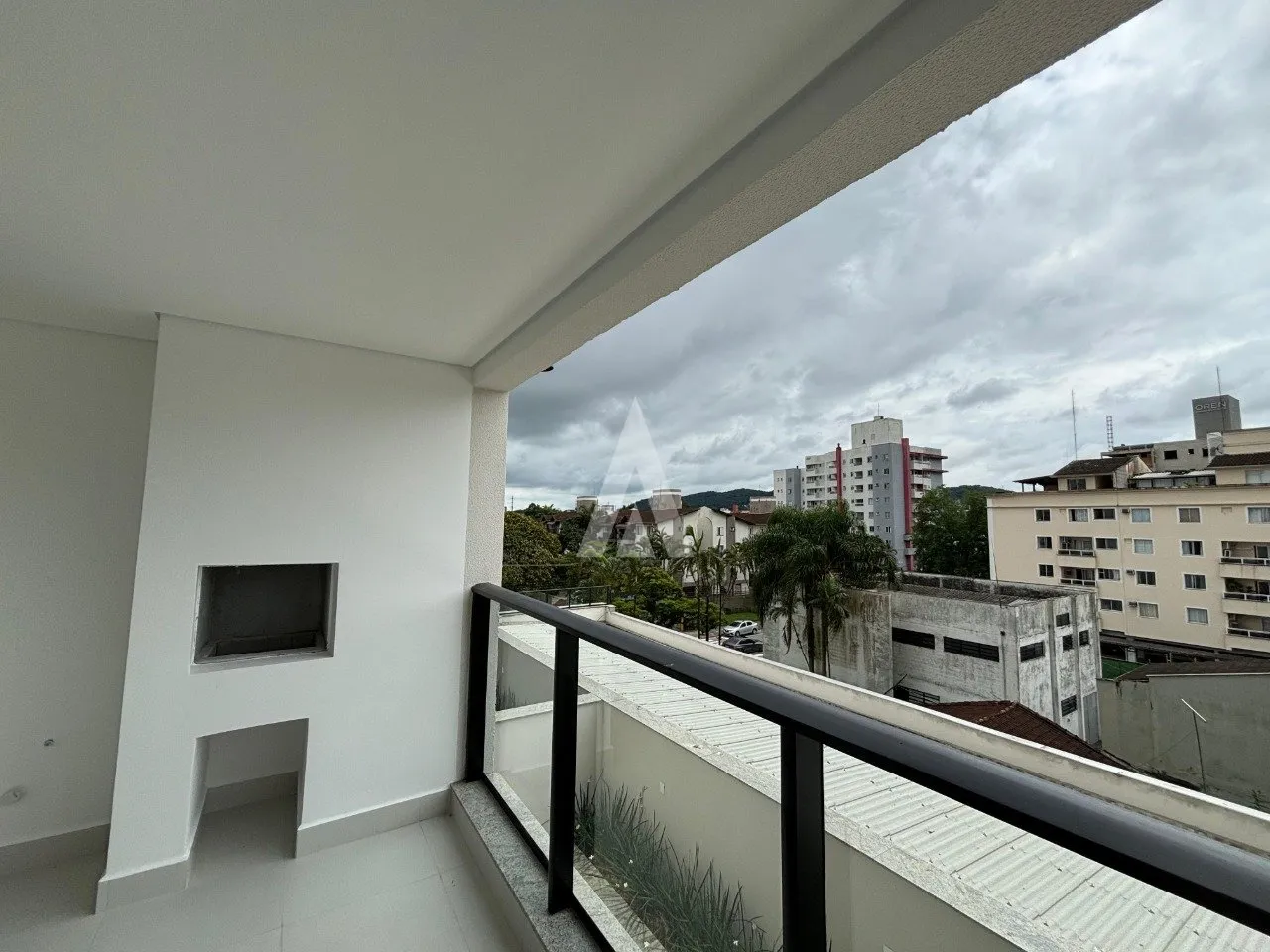 Apartamento com 1 suíte(s) mais 1 quarto(s) à venda no bairro Santo Antônio em JOINVILLE, por R$ 650.000.00. - foto 1