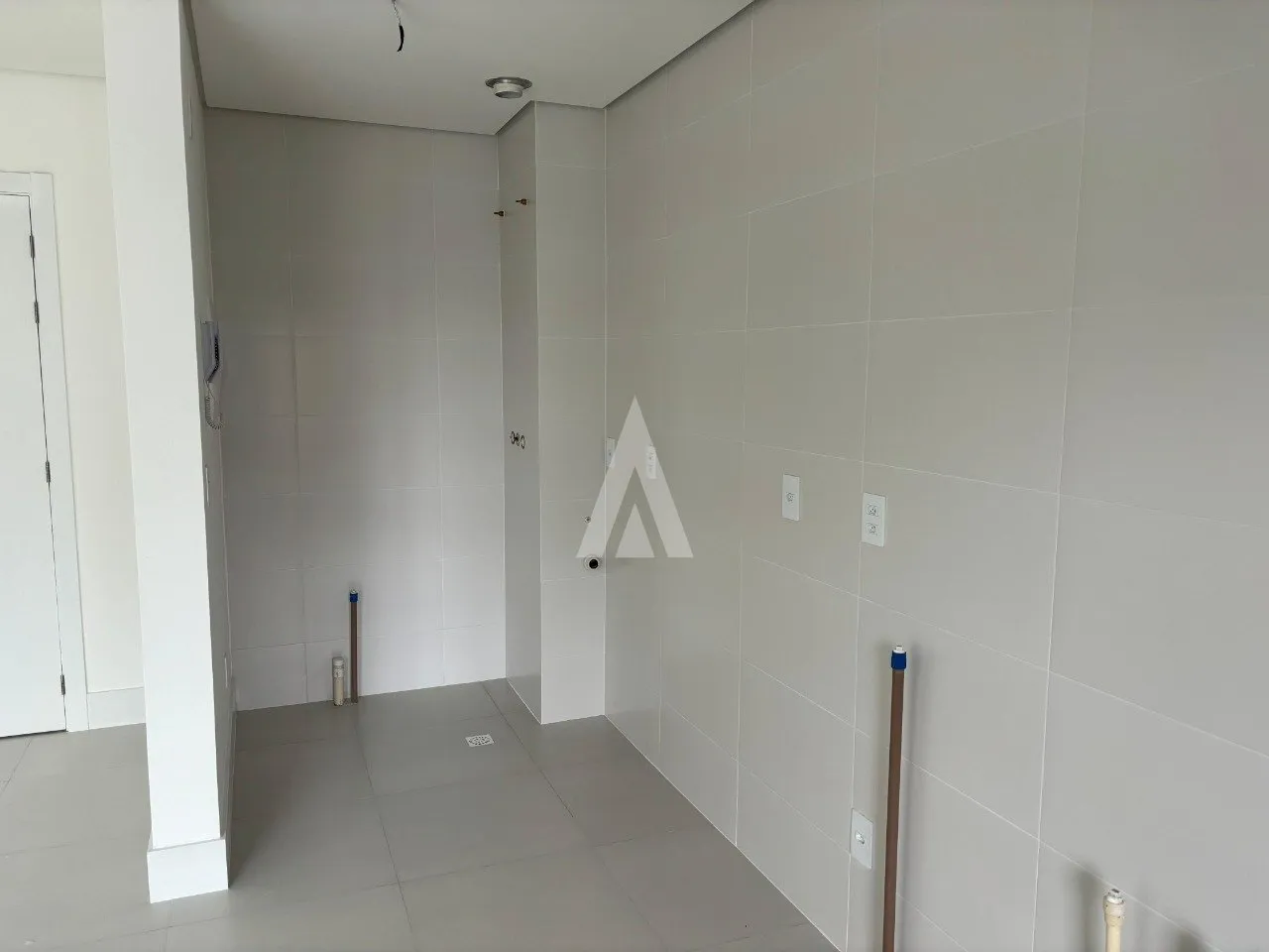 Apartamento com 1 suíte(s) mais 1 quarto(s) à venda no bairro Santo Antônio em JOINVILLE, por R$ 650.000.00. — foto 5