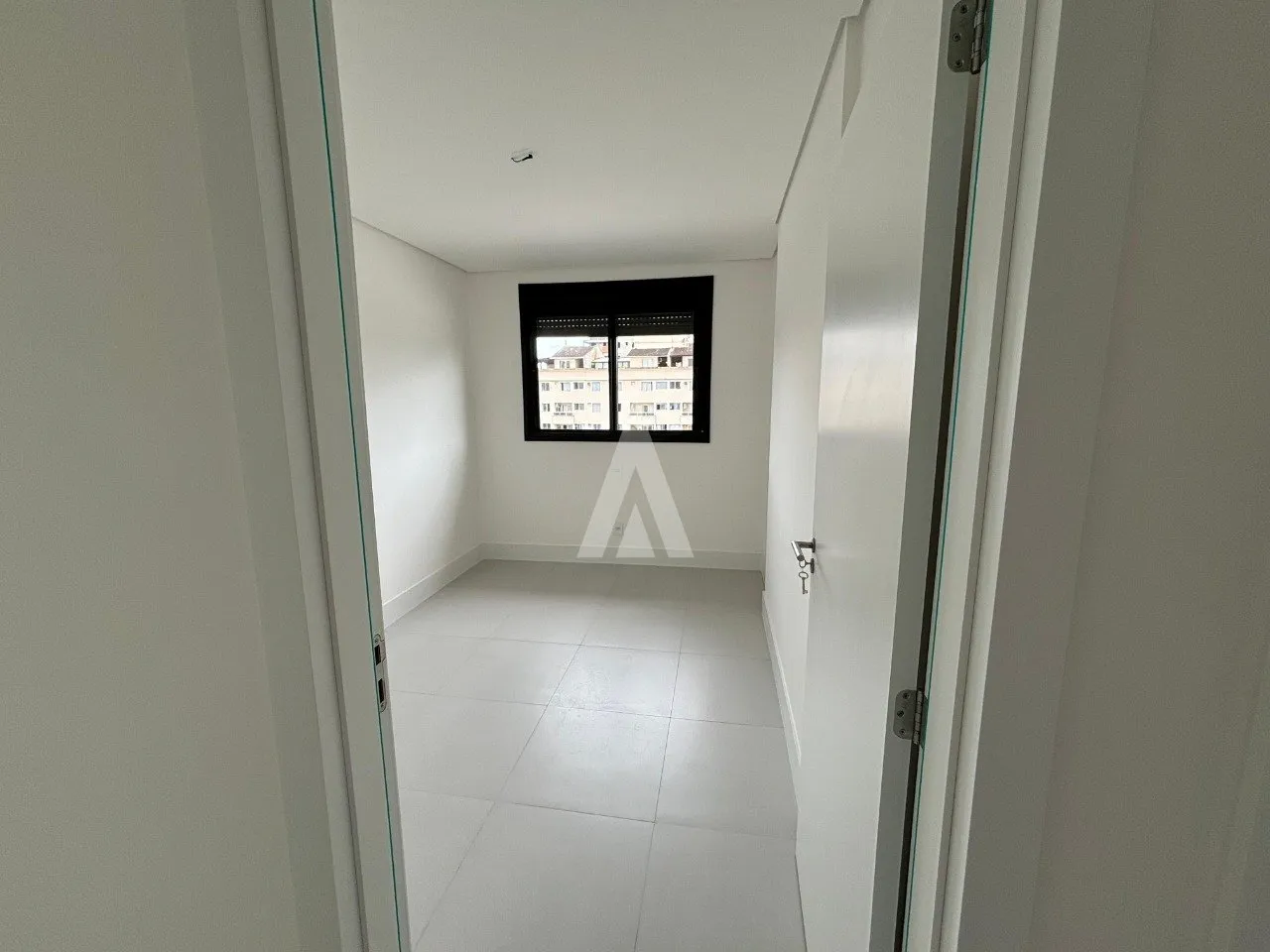 Apartamento com 1 suíte(s) mais 1 quarto(s) à venda no bairro Santo Antônio em JOINVILLE, por R$ 650.000.00. — foto 7