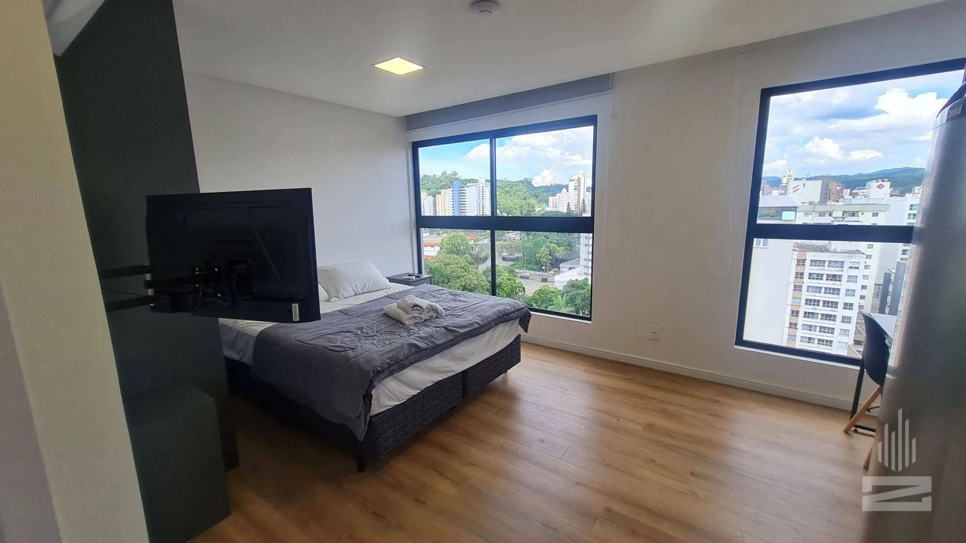 Apartamento com 1 dormitório à venda, 23 m e TOTALMENTE MOBILIADO por R$ 399.000 - Victor Konder - Blumenau/SC - foto 1
