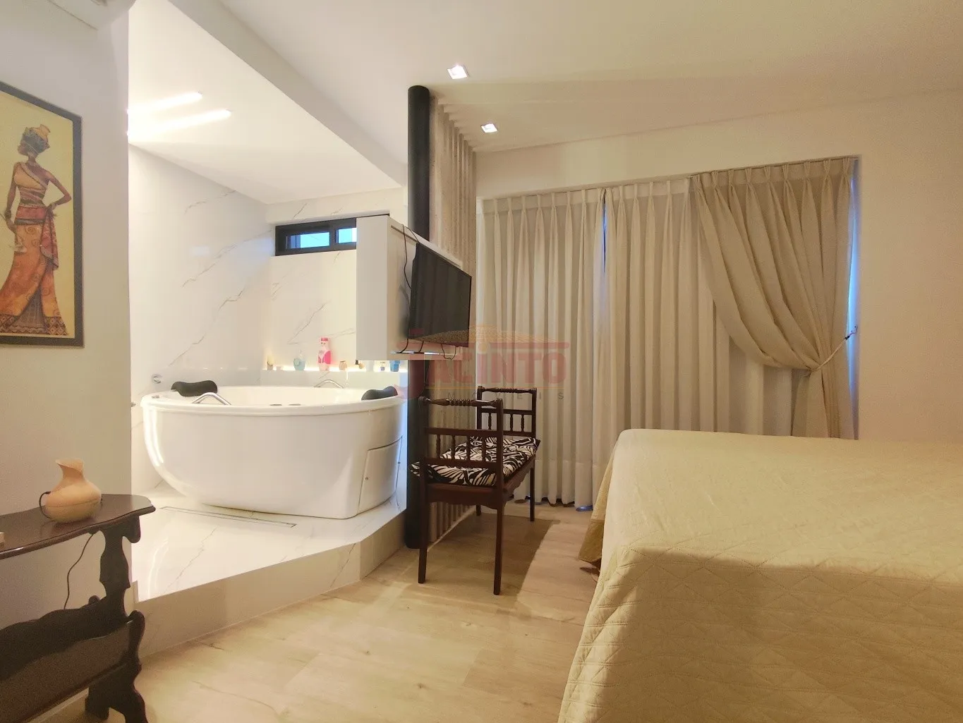 Lindo apartamento mobiliado com 1 suíte + 1 quarto (transformado em closet), ótima localização próximo da FURB. — foto 3