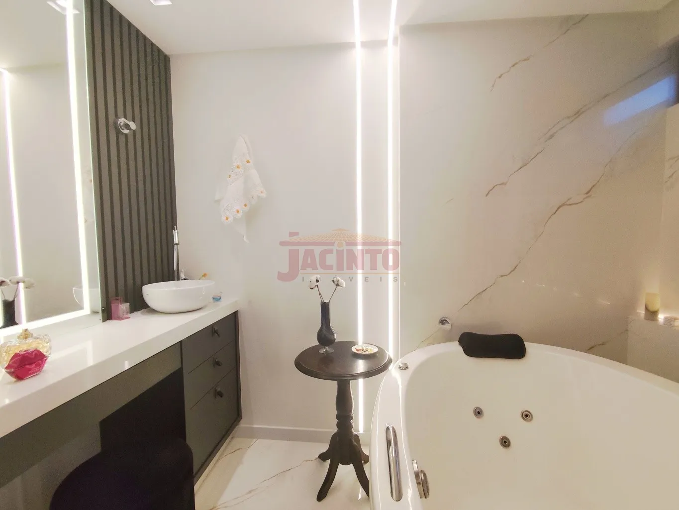 Lindo apartamento mobiliado com 1 suíte + 1 quarto (transformado em closet), ótima localização próximo da FURB. — foto 6