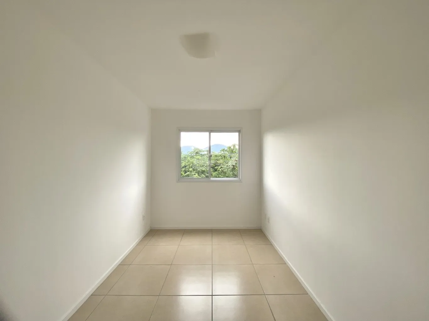 Excelente apartamento novo, localizado no HARAPAN RESIDENCIAL. Com 78m, o imovel contem 02 dormitórios, sala de estar com sacada integrada com vista para area verde, cozinha e sala de jantar conjugadas, banheiro social, área de serviço e 01 vaga de garagem. — foto 4