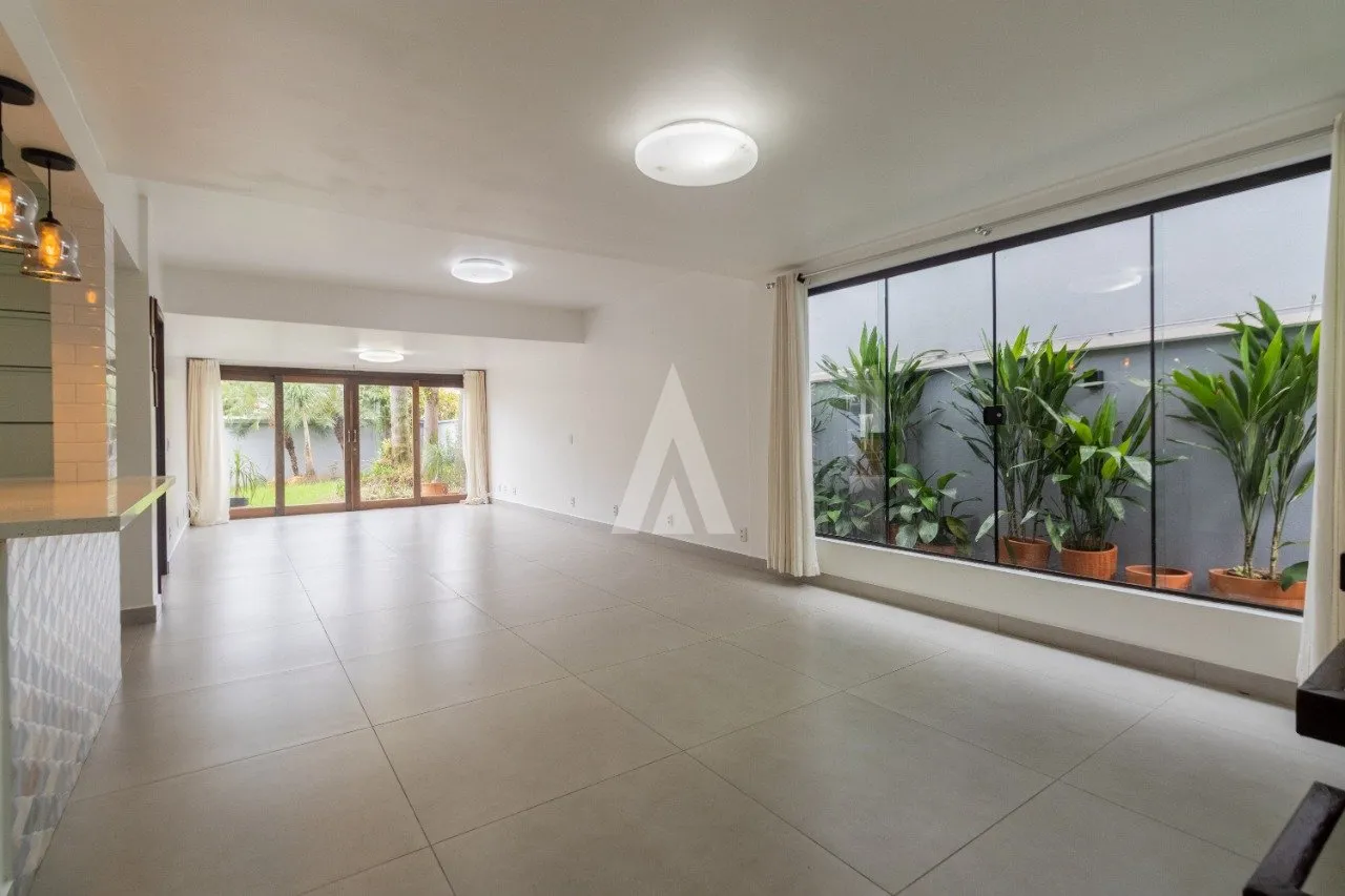 Sobrado com 1 suíte(s) mais 3 quarto(s) à venda no bairro Saguaçu em Joinville, de R$ 1.550.000,00 por R$1.472.500,00. — foto 3