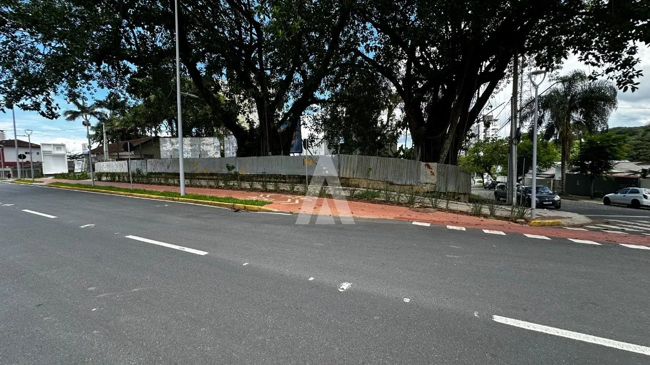 Terreno à venda no bairro Atiradores em Joinville, por R$ 3.400.000.00. - foto 1