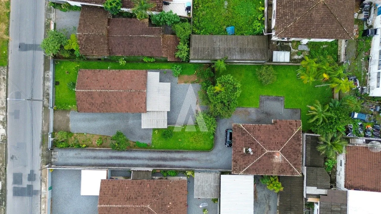 Terreno à venda no bairro Anita Garibaldi em Joinville, por R$ 1.200.000.00. — foto 2