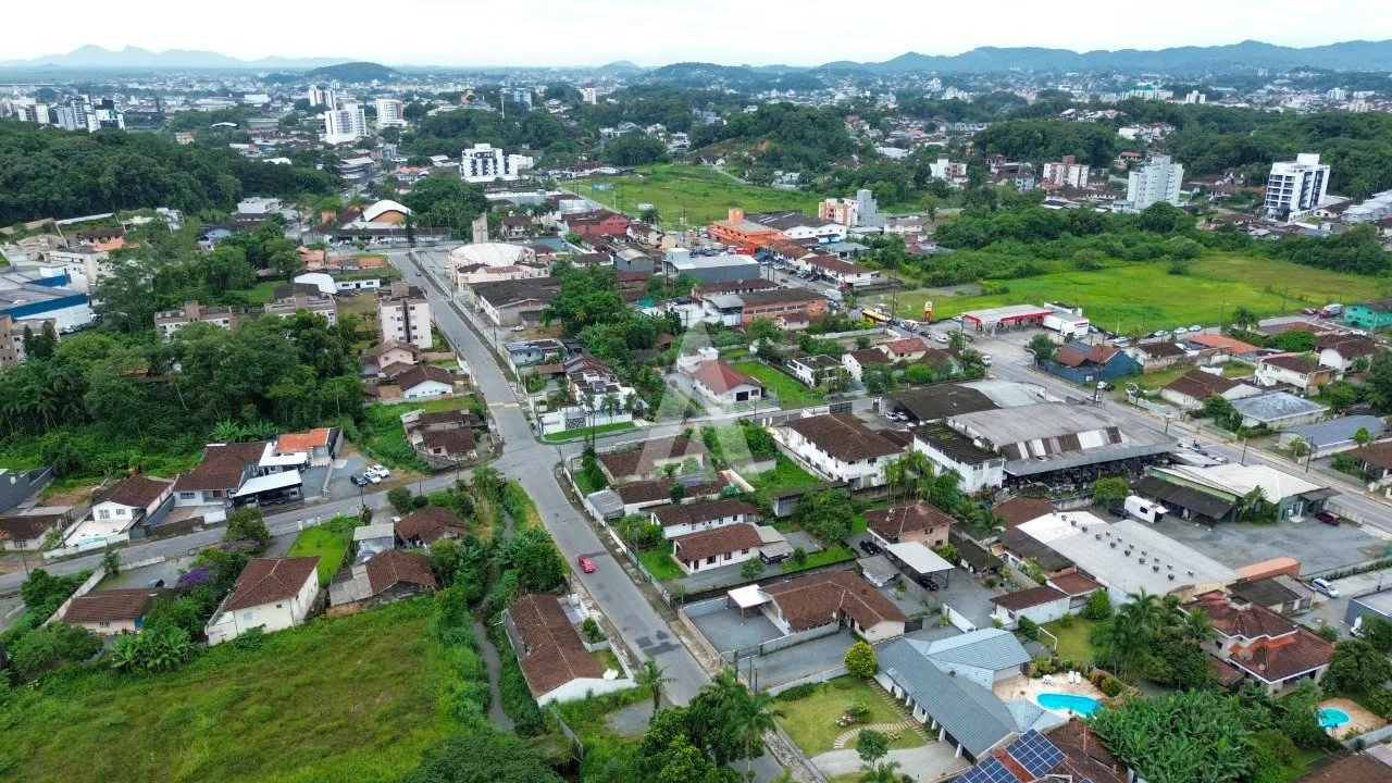 Terreno à venda no bairro Anita Garibaldi em Joinville, por R$ 1.200.000.00. — foto 4