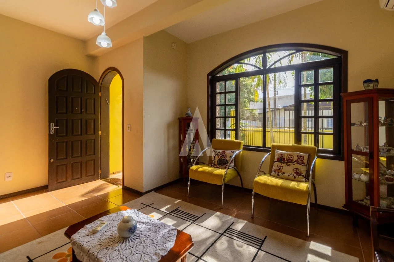 Casa com 2 suíte(s) mais 4 quarto(s) à venda no bairro São Marcos em Joinville, por R$ 1.200.000.00. — foto 5