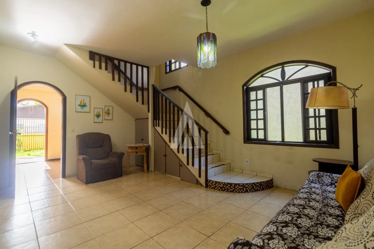 Casa com 2 suíte(s) mais 4 quarto(s) à venda no bairro São Marcos em Joinville, por R$ 1.200.000.00. — foto 6
