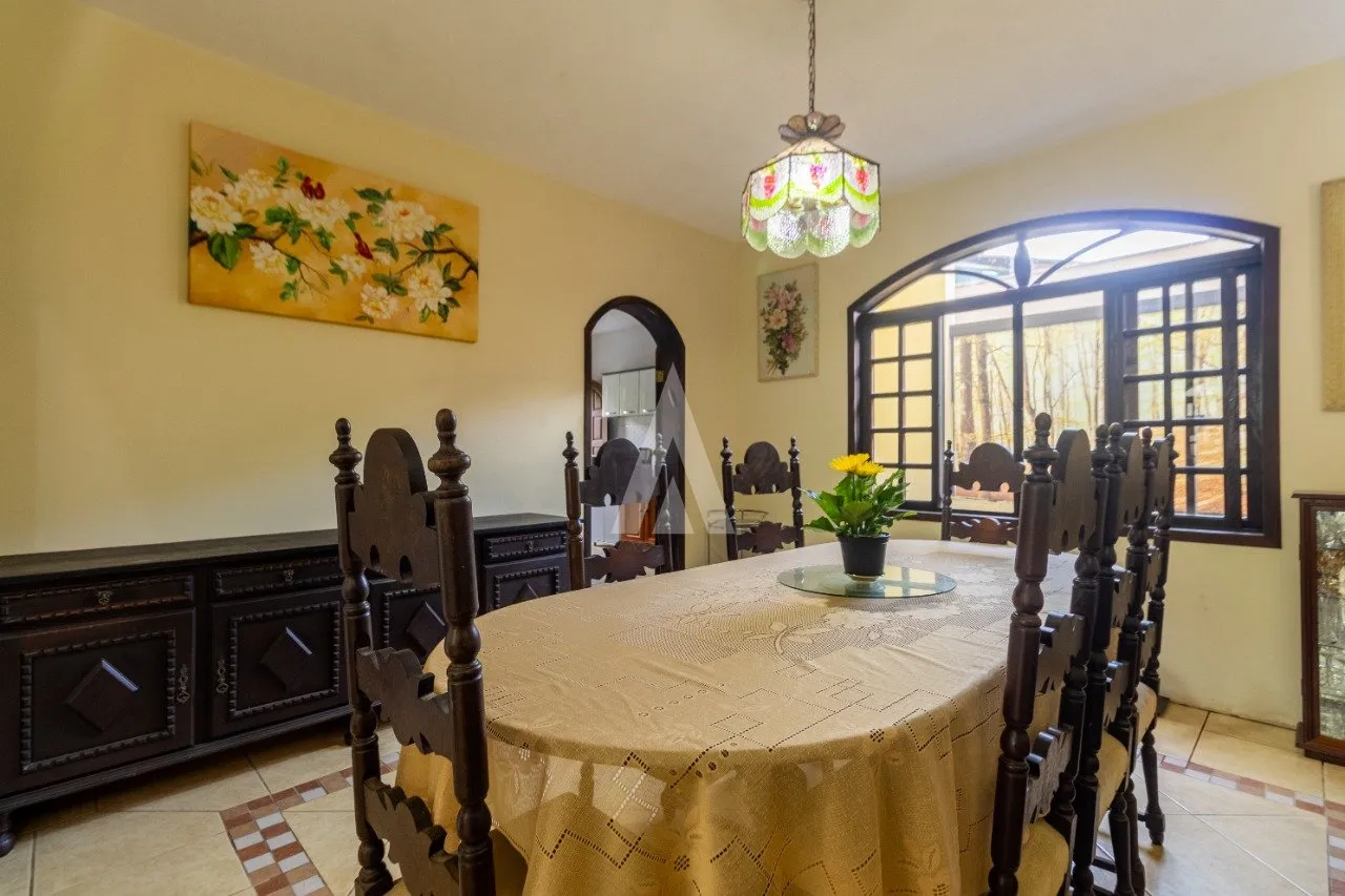 Casa com 2 suíte(s) mais 4 quarto(s) à venda no bairro São Marcos em Joinville, por R$ 1.200.000.00. — foto 7