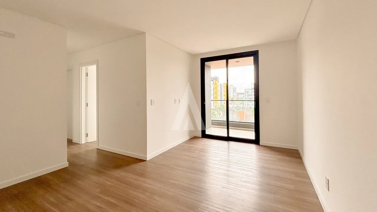 Apartamento com 1 suíte(s) mais 2 quarto(s) à venda no bairro Anita Garibaldi em Joinville, por R$ 675.000.00. — foto 2