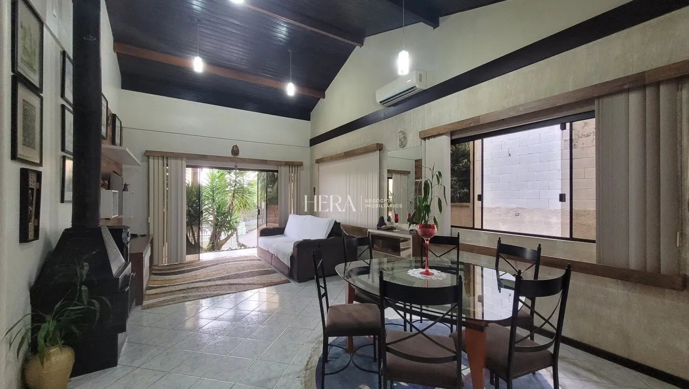 Ampla casa terrea com edicula, á venda no bairro Fortaleza em Blumenau! — foto 2