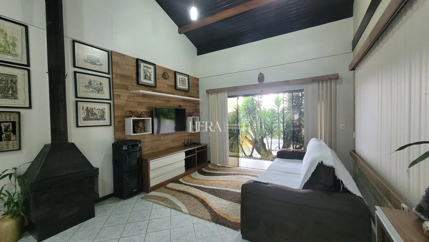 Ampla casa terrea com edicula, á venda no bairro Fortaleza em Blumenau! — foto 4