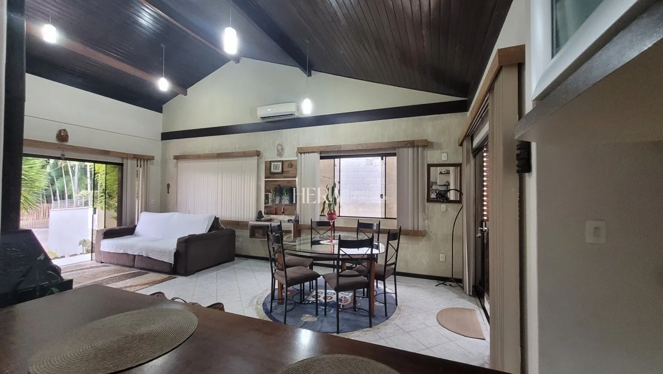 Ampla casa terrea com edicula, á venda no bairro Fortaleza em Blumenau! — foto 5