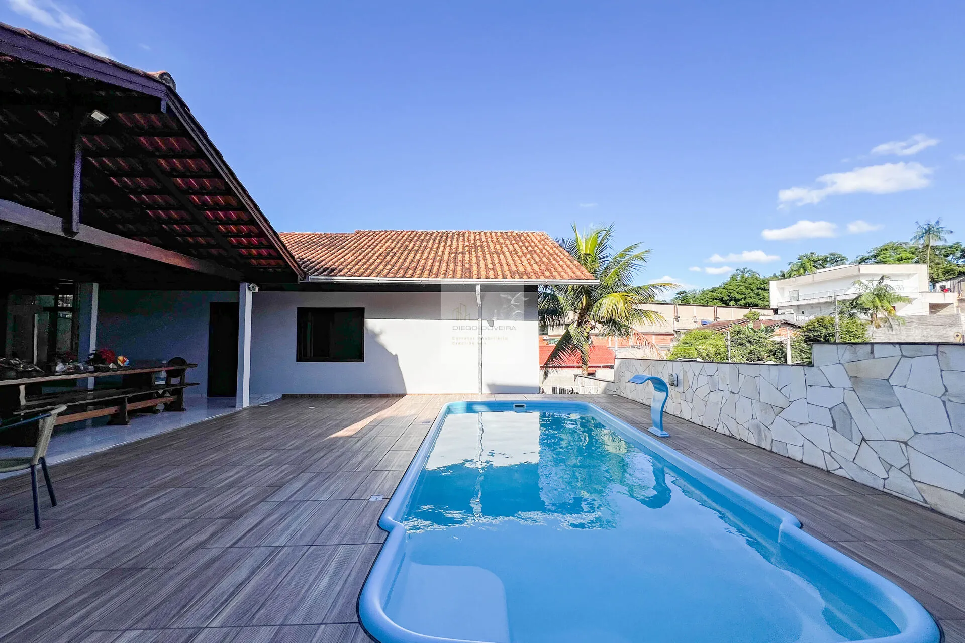 Linda casa no Bairro Agua Verde em Blumenau-SC - foto 1