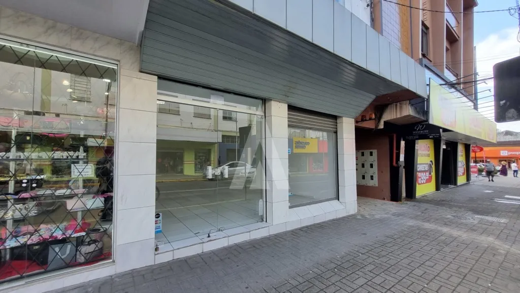 Loja no centro de Joinville, na Rua Dr. João Colin, com 125,19m, tendo 3 salas, 2 lavabos. - foto 1