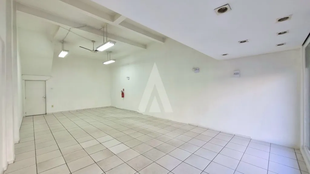 Loja no centro de Joinville, na Rua Dr. João Colin, com 125,19m, tendo 3 salas, 2 lavabos. — foto 2