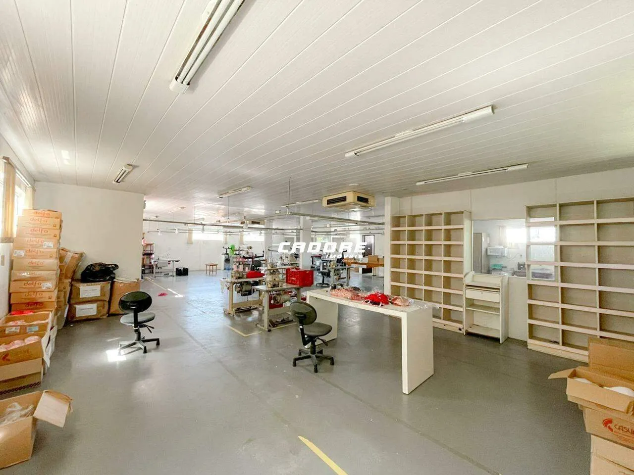 Sala comercial para locação no Centro de Ilhota | Cadore Imóveis — foto 2