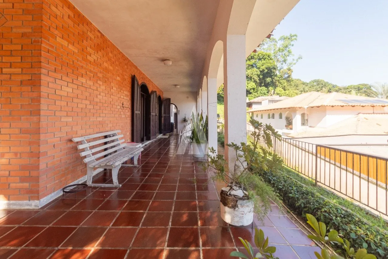 Casa em Condomínio com 1 suíte(s) mais 2 quarto(s) à venda no bairro SAGUACU em JOINVILLE, por R$ 1.600.000.00. — foto 4