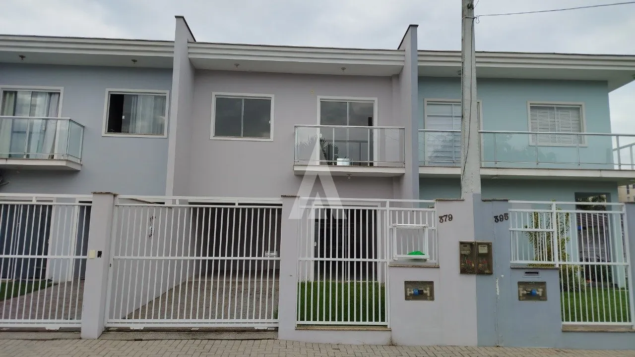 Sobrado Geminado com 1 suíte(s) mais 2 quarto(s) à venda no bairro Vila Nova em Joinville, por R$ 680.000.00. - foto 1