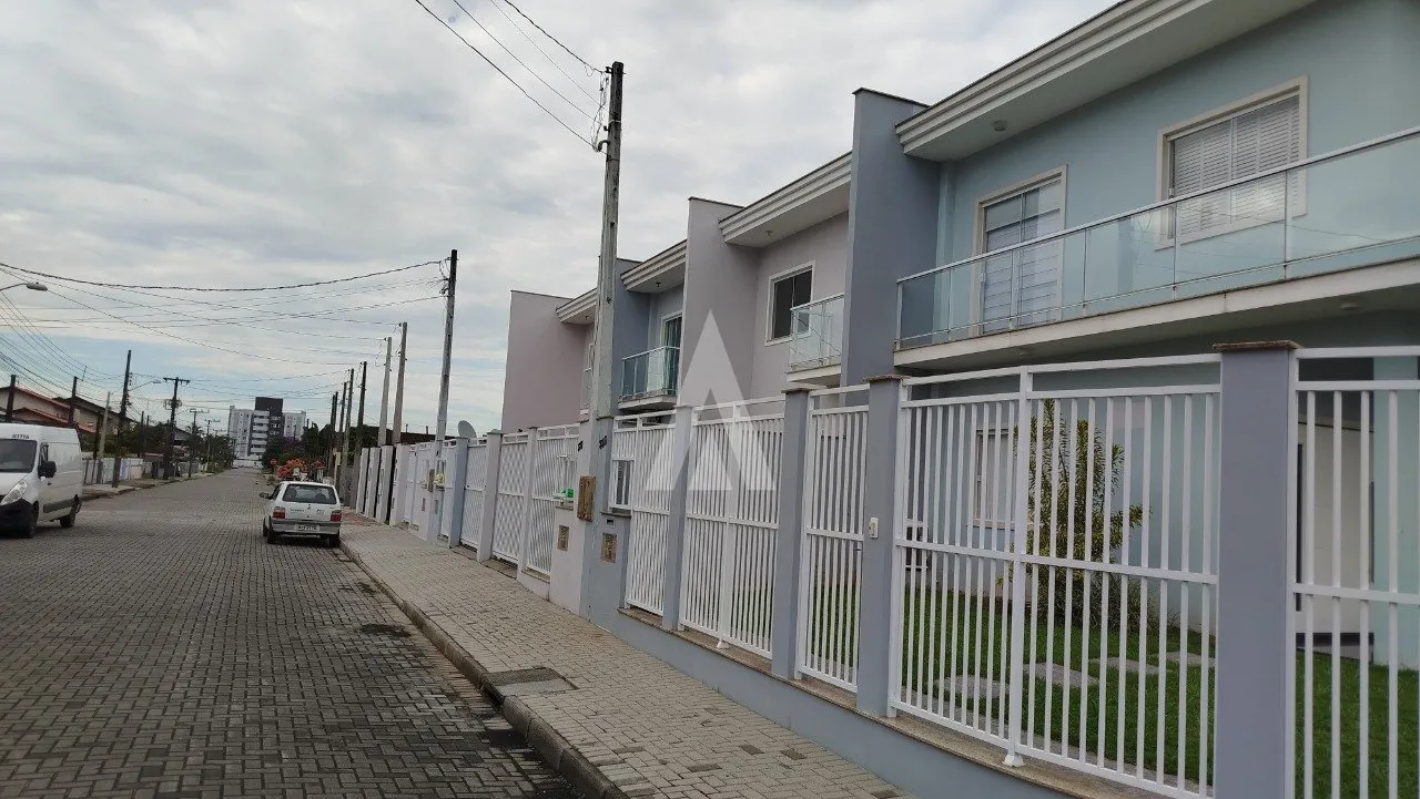 Sobrado Geminado com 1 suíte(s) mais 2 quarto(s) à venda no bairro Vila Nova em Joinville, por R$ 680.000.00. — foto 4