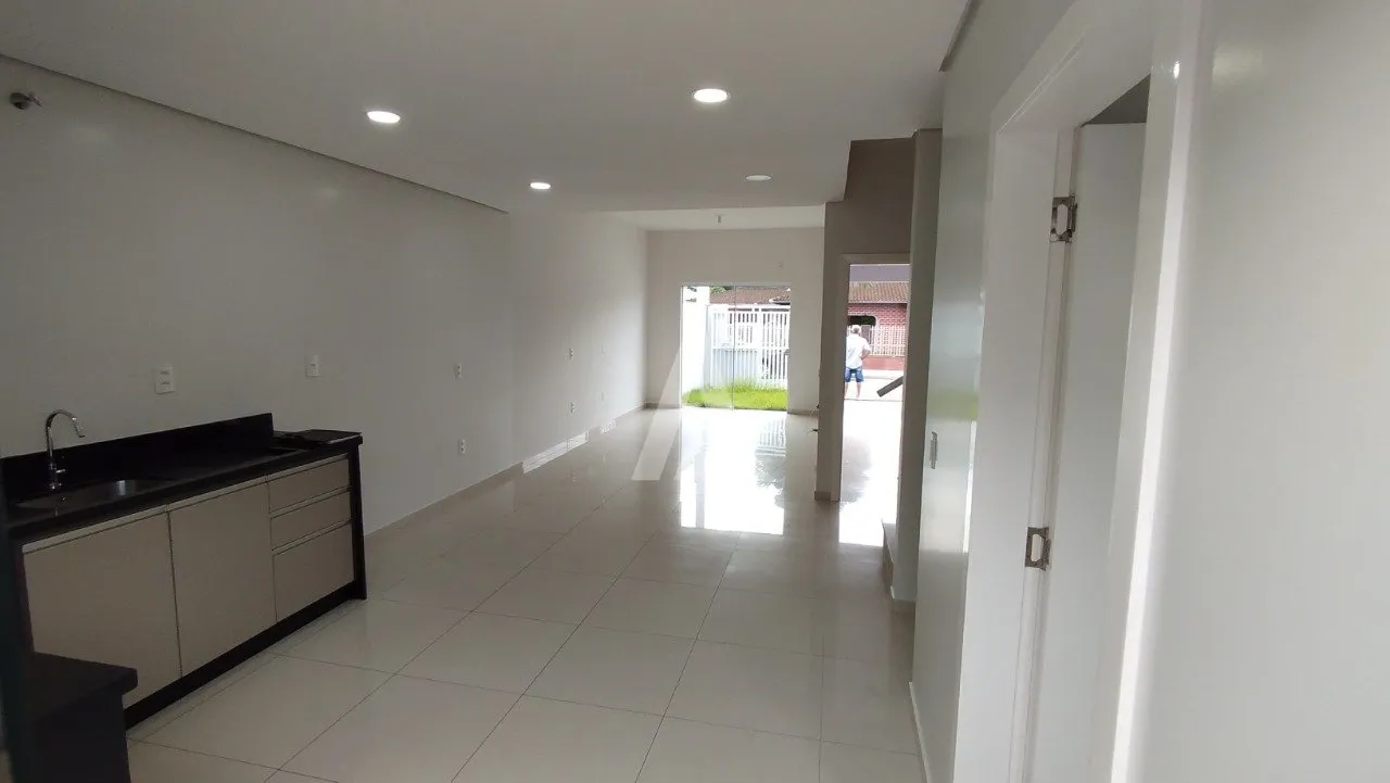 Sobrado Geminado com 1 suíte(s) mais 2 quarto(s) à venda no bairro Vila Nova em Joinville, por R$ 680.000.00. — foto 7