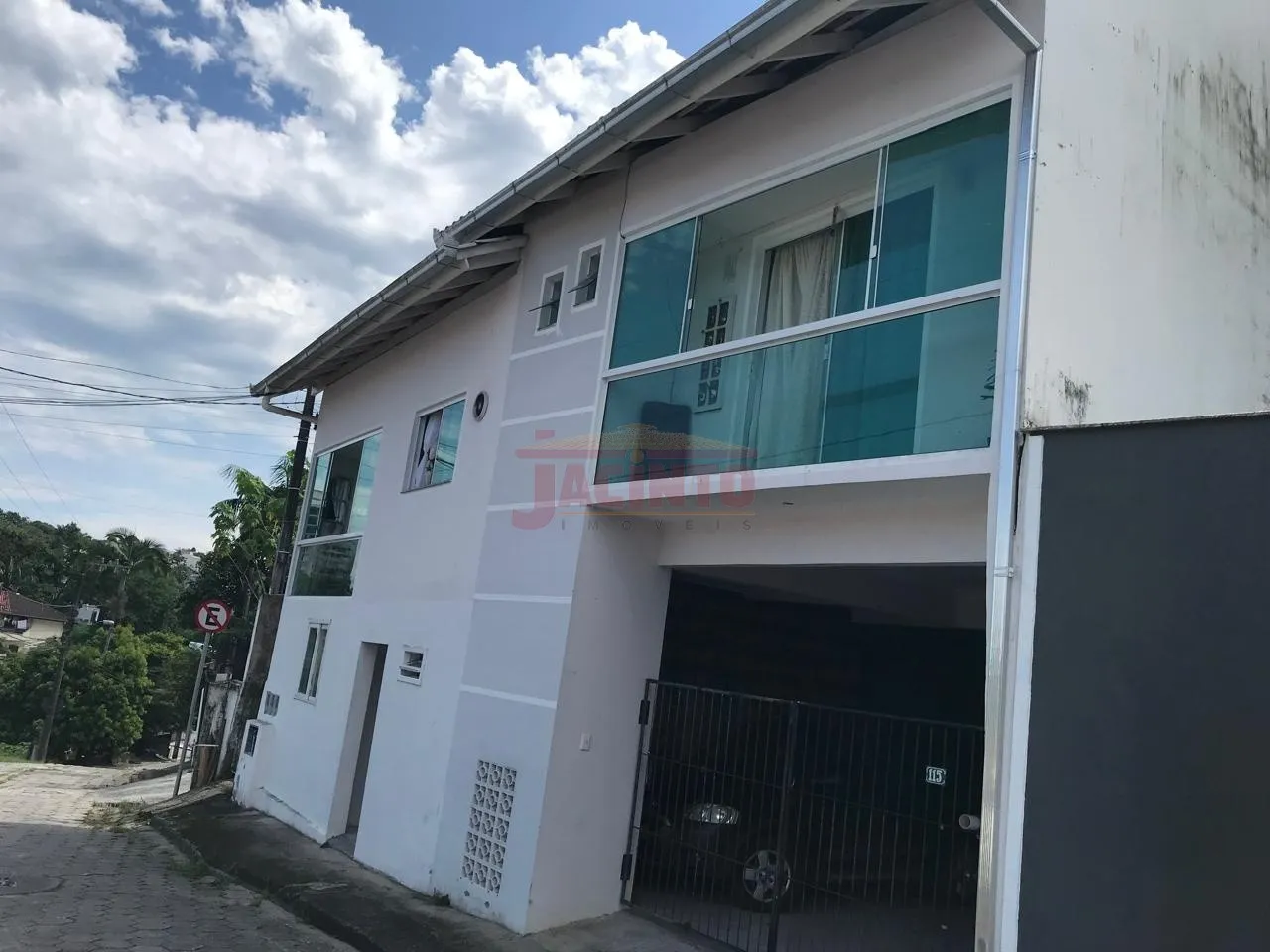 Casa de alvenaria de 2 pavimentos com mais 2 kitnets, no bairro Fortaleza. — foto 3