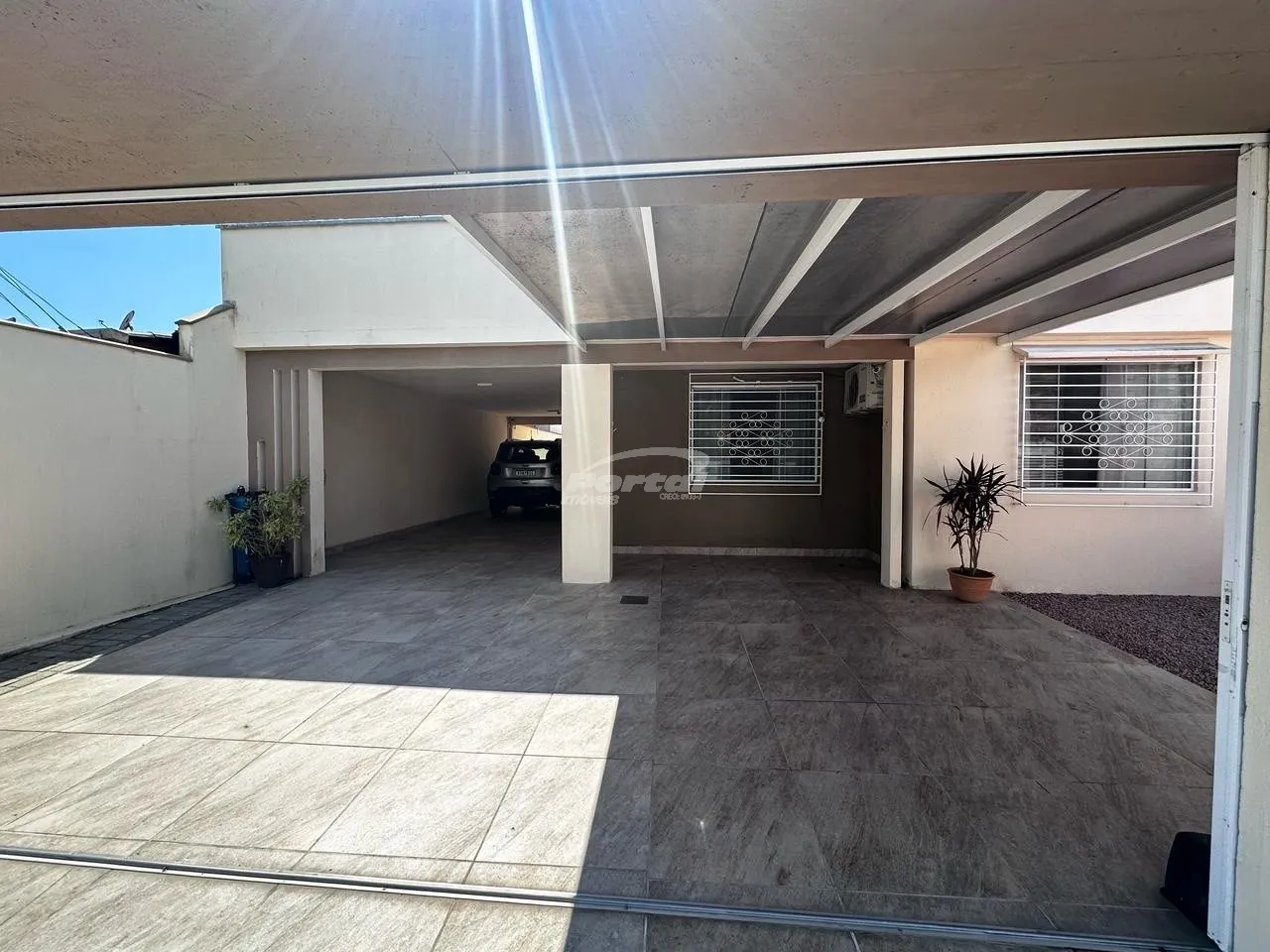 Linda casa com piscina e 3 quartos localizada apenas a 200m da praia e 800m do Beto Carrero em Penha — foto 3