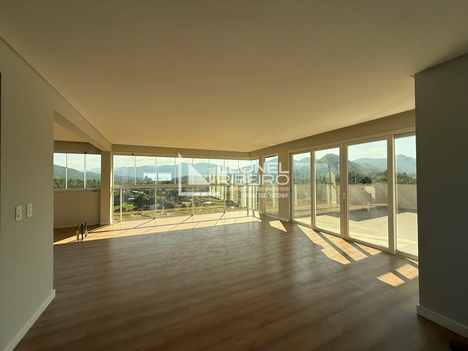 Apartamento com 4 dormitórios suítes à venda, 214,82 m no bairro Das Capitais em Timbó/SC - foto 1