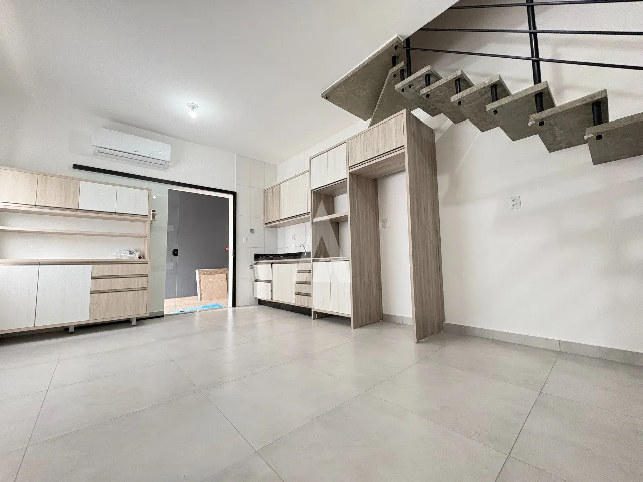 Sobrado de esquina com 3 quartos à venda no bairro Boa Vista em Joinville - SC, por R$ 445.000,00 — foto 6