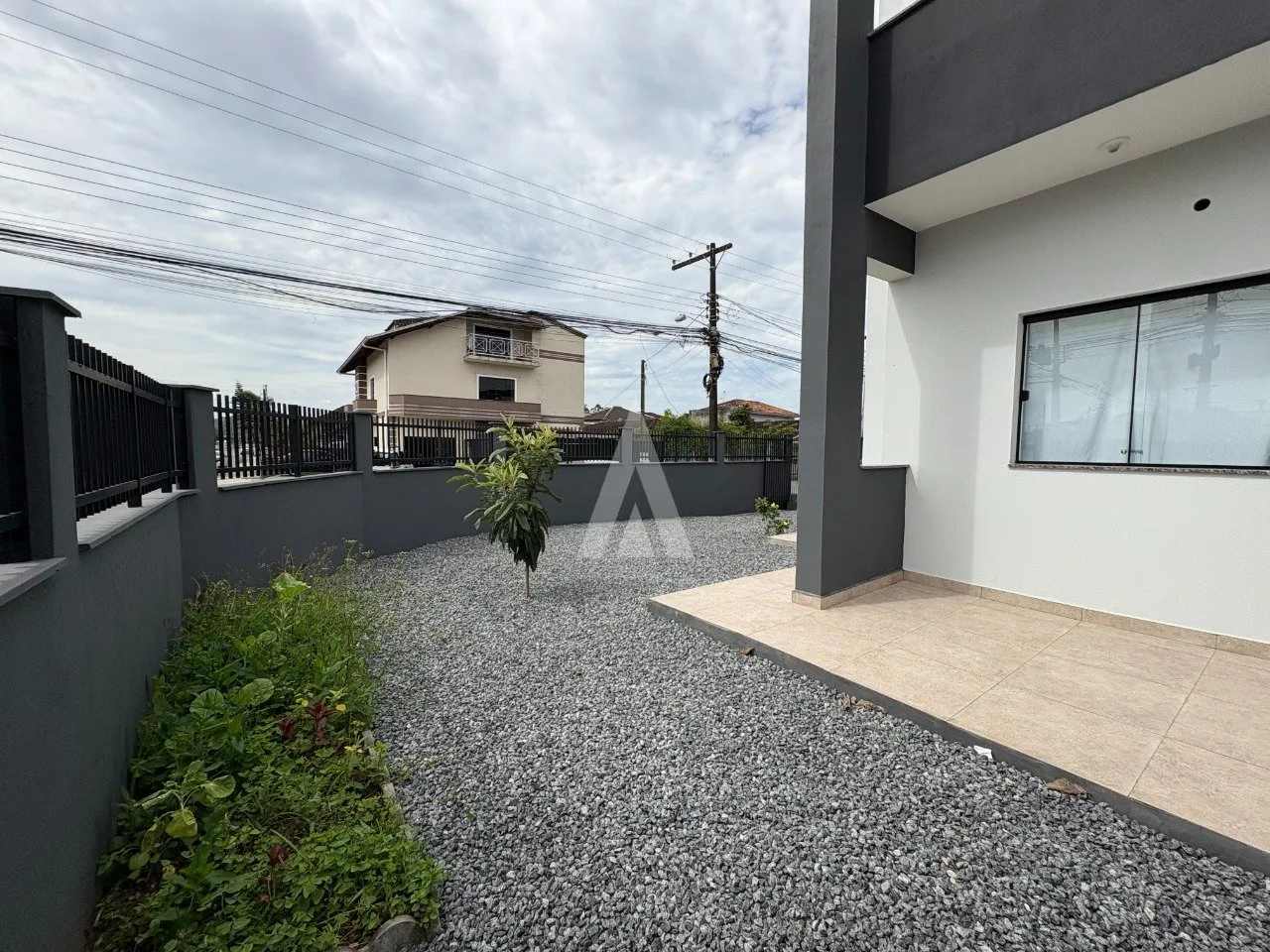 Sobrado de esquina com 3 quartos à venda no bairro Boa Vista em Joinville - SC, por R$ 445.000,00 — foto 2