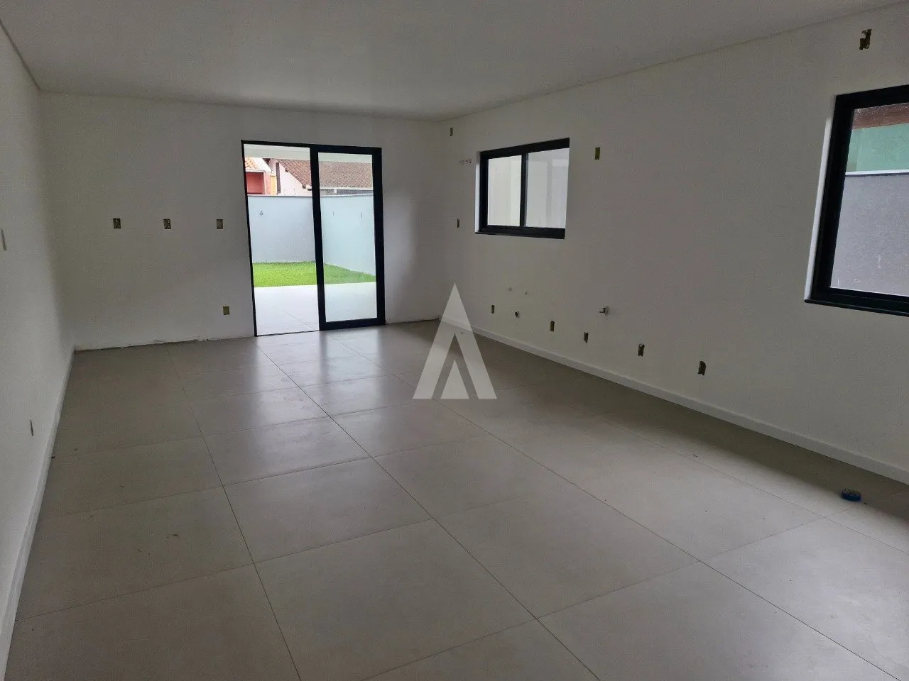 Sobrado Geminado com 3 suíte(s) à venda no bairro Glória em Joinville, de R$ 1.200.000,00 por R$ 1.100.000.00. — foto 6