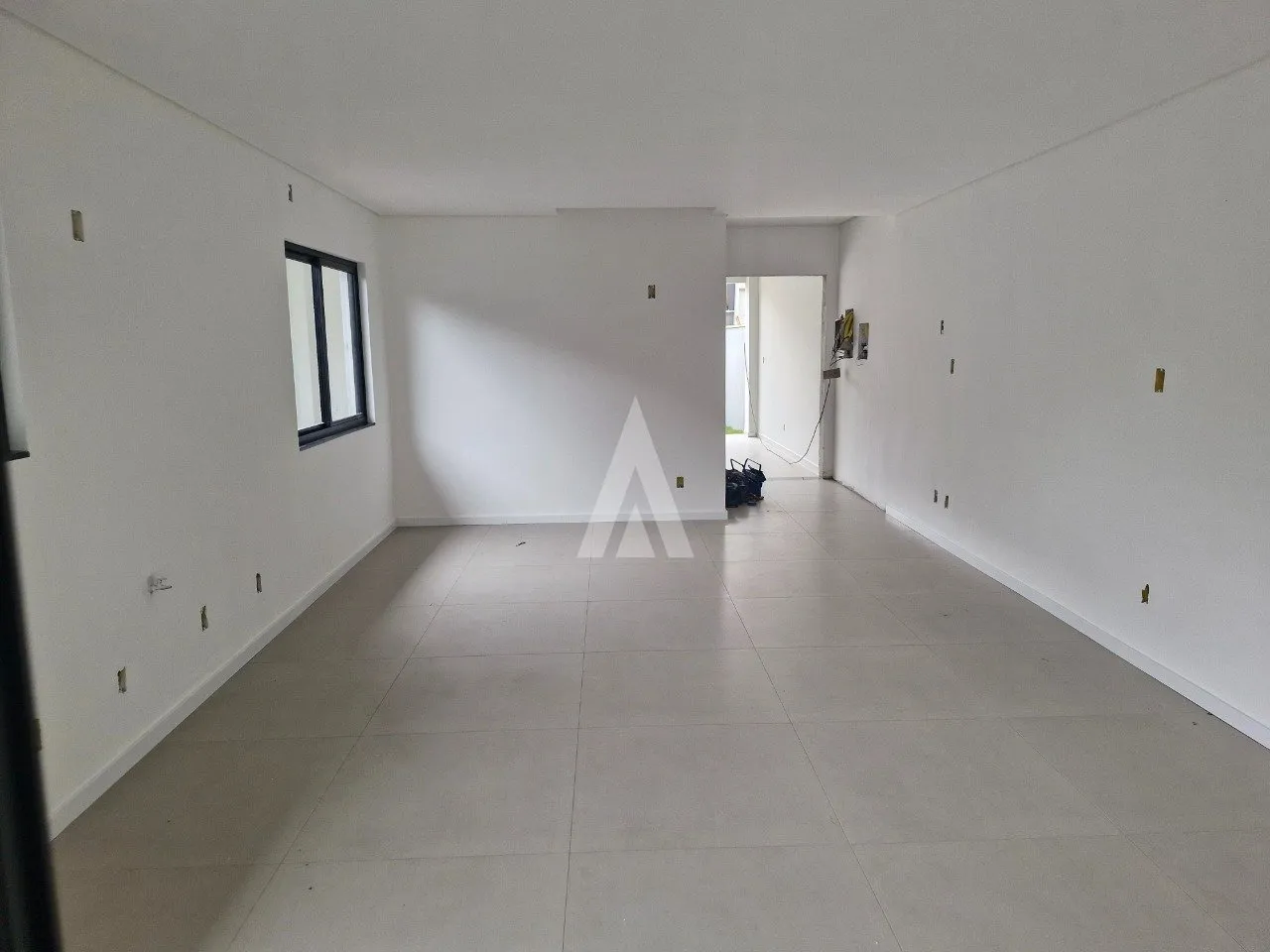 Sobrado Geminado com 3 suíte(s) à venda no bairro Glória em Joinville, de R$ 1.200.000,00 por R$ 1.100.000.00. — foto 7