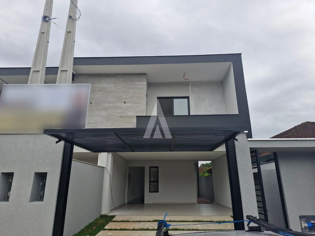 Sobrado Geminado com 3 suíte(s) à venda no bairro Glória em Joinville, de R$ 1.200.000,00 por R$ 1.100.000.00. — foto 4