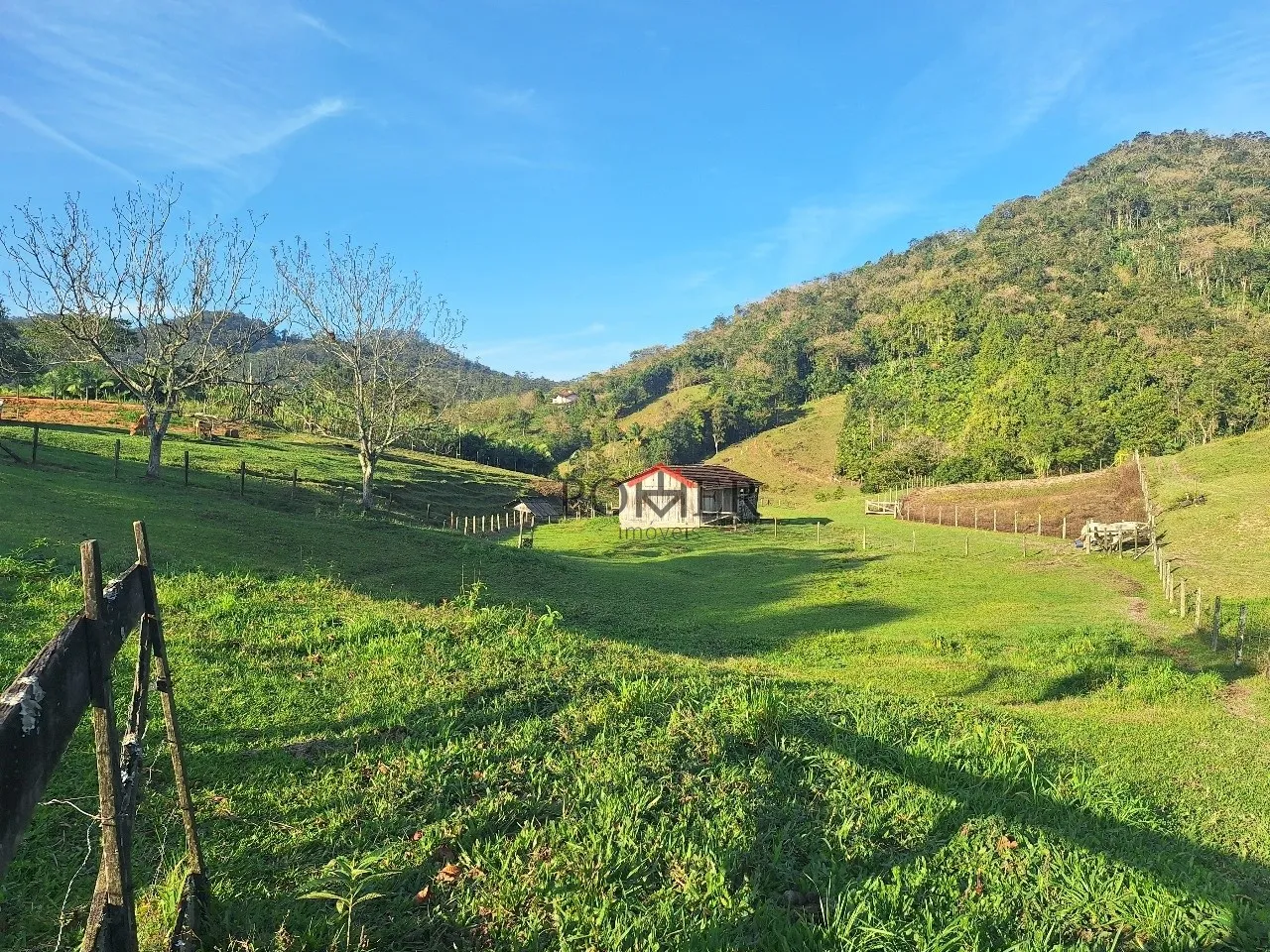 Terreno Gigante no Centro de Pomerode, rua asfaltada e com uma vista incrível com 50.935,55m fazendo frente em 31,60 metros. — foto 2