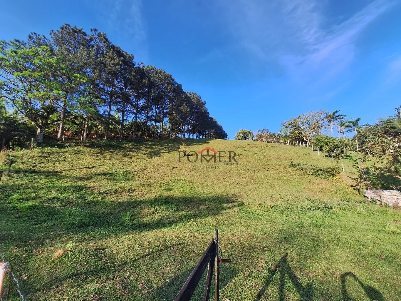 Terreno Gigante no Centro de Pomerode, rua asfaltada e com uma vista incrível com 50.935,55m fazendo frente em 31,60 metros. — foto 3