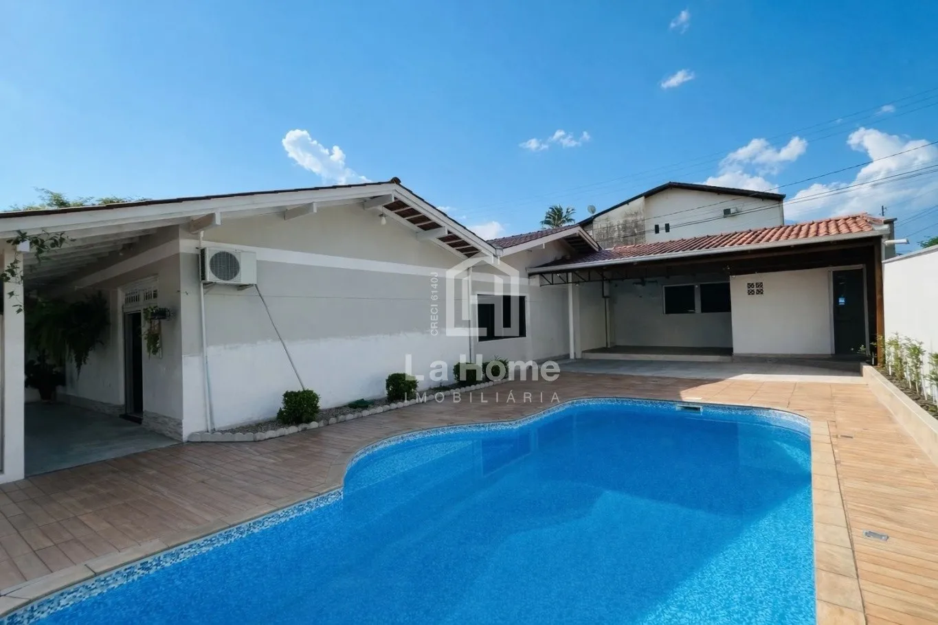 Casa com 04 quartos sendo 02 suítes com 01 Máster, á venda no Bairro Fortaleza, Blumenau - foto 1