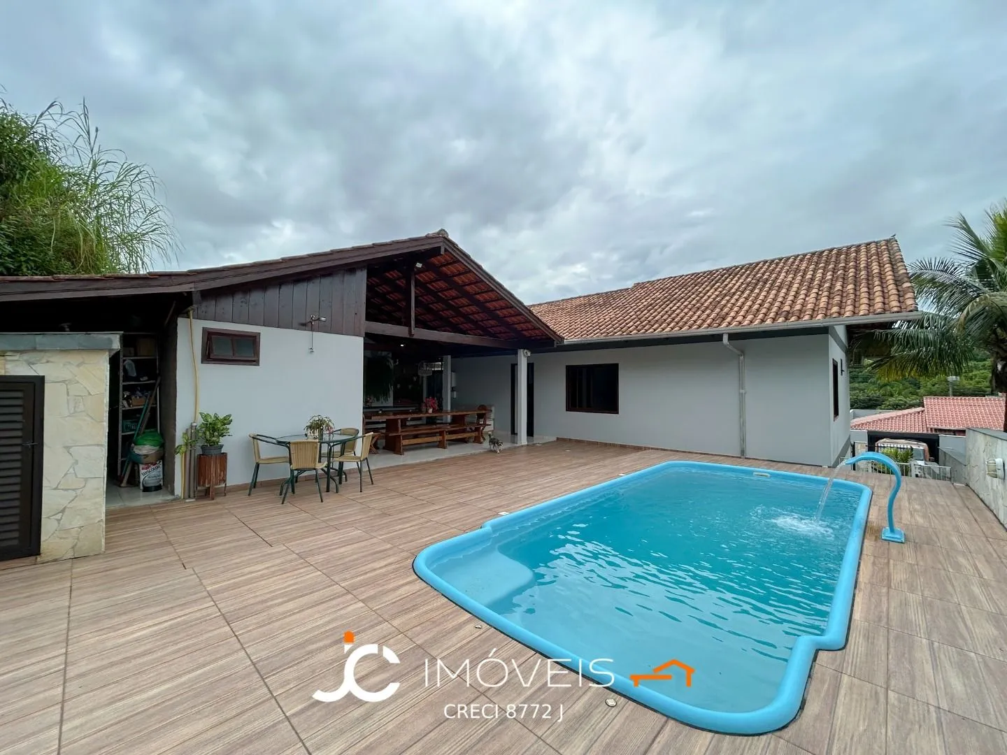 Casa com 3 dormitórios sendo 1 suíte à venda, 179 m por R$ 1.280.000 - Água Verde - Blumenau/SC — foto 2