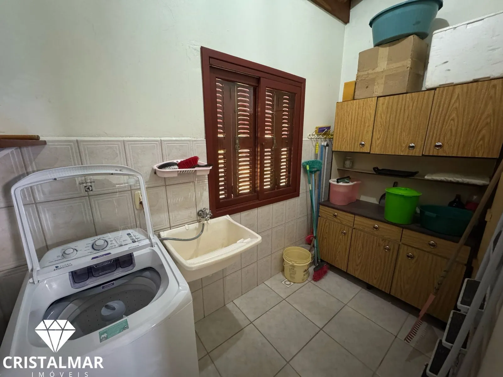 CASA ESPAÇOSA EM BOMBAS EM 2 TERRENOS COM MUITO VERDE! — foto 7