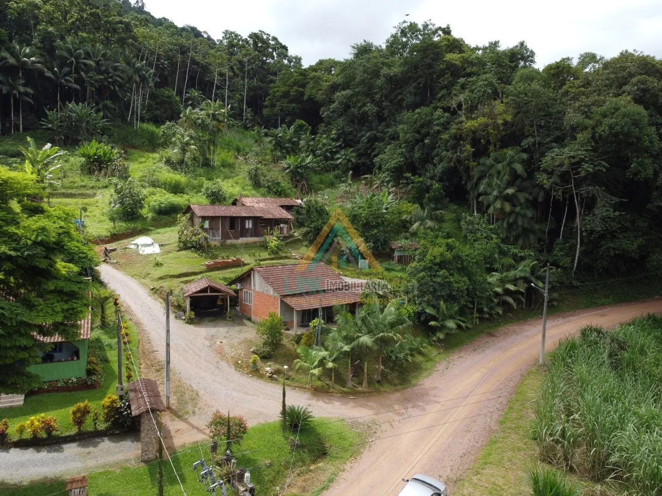 Sitio com Casa de Alvenaria com 88,00m e Rancho, no bairro Pomerode Fundos na cidade de Pomerode, edificado num Terreno de 20.003,20m - foto 1