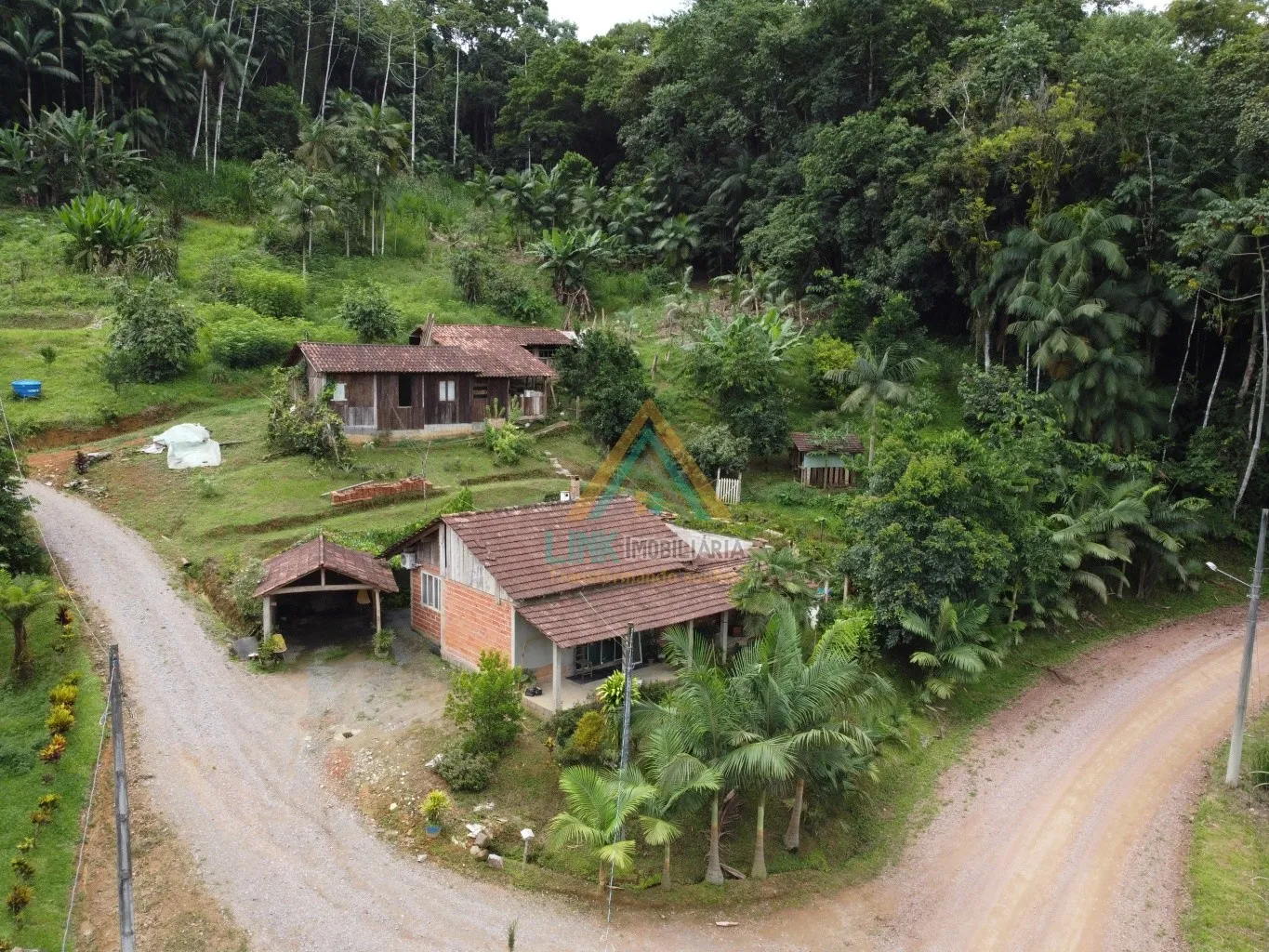 Sitio com Casa de Alvenaria com 88,00m e Rancho, no bairro Pomerode Fundos na cidade de Pomerode, edificado num Terreno de 20.003,20m — foto 2