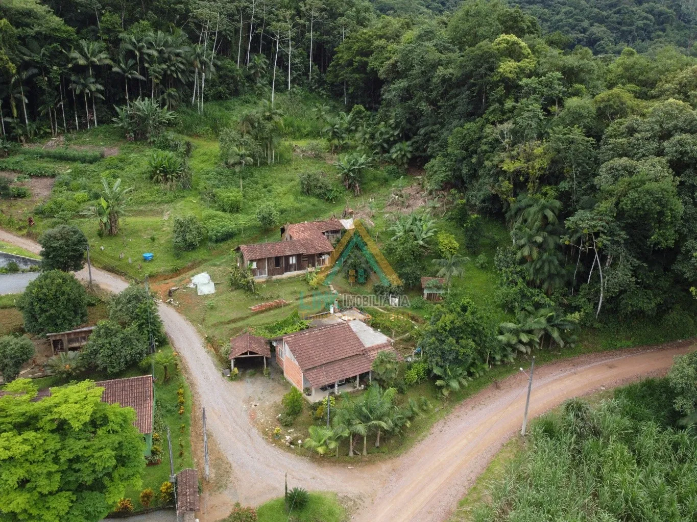 Sitio com Casa de Alvenaria com 88,00m e Rancho, no bairro Pomerode Fundos na cidade de Pomerode, edificado num Terreno de 20.003,20m — foto 6