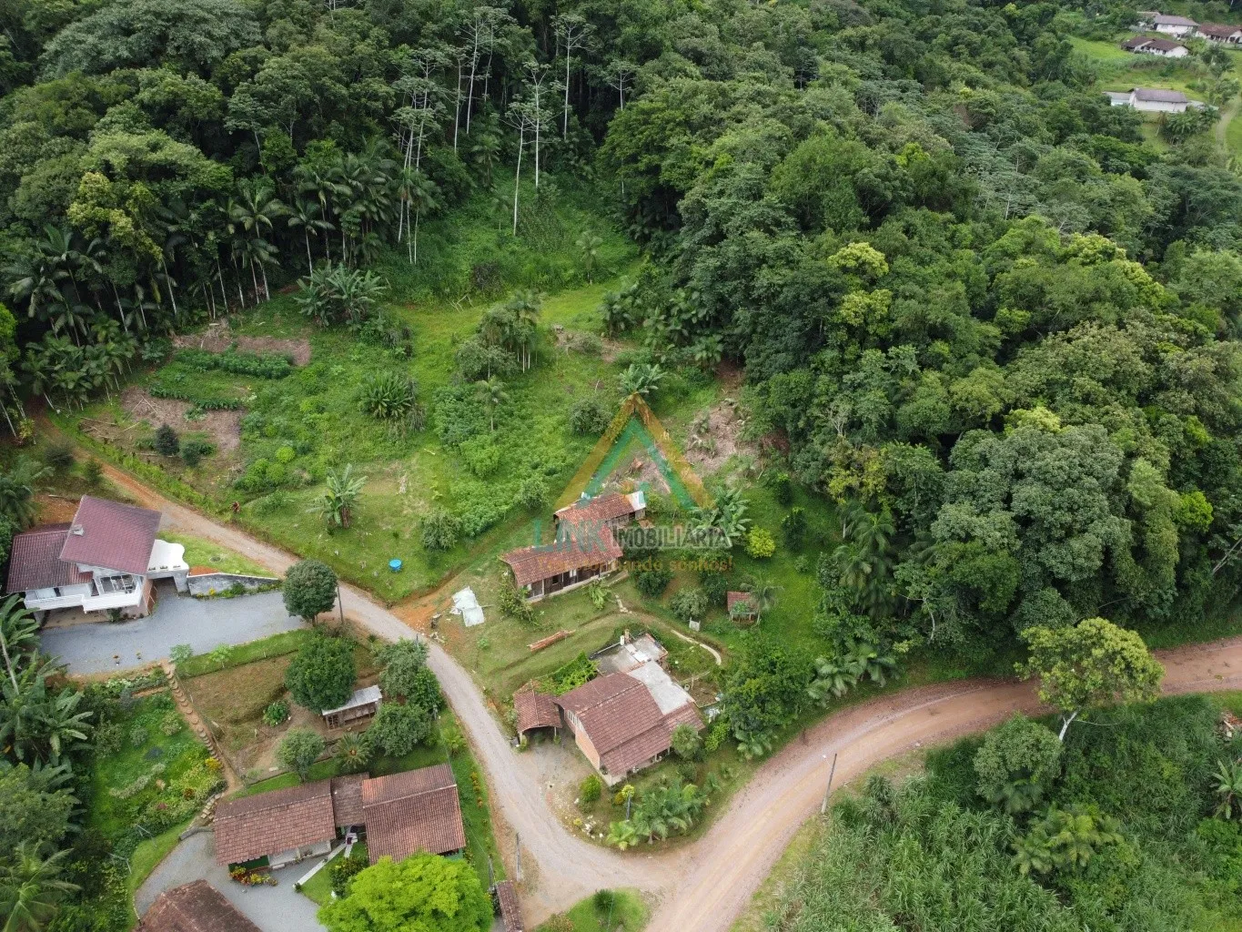 Sitio com Casa de Alvenaria com 88,00m e Rancho, no bairro Pomerode Fundos na cidade de Pomerode, edificado num Terreno de 20.003,20m — foto 7