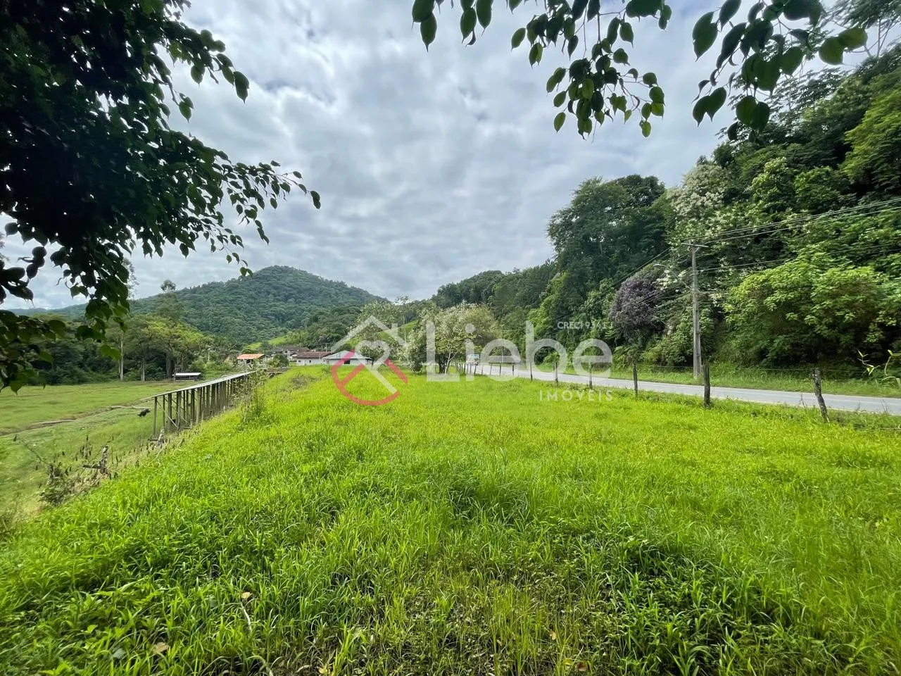 Terreno no Centro de Pomerode com 3.785,05m fazendo frente em 126,40metros. — foto 2