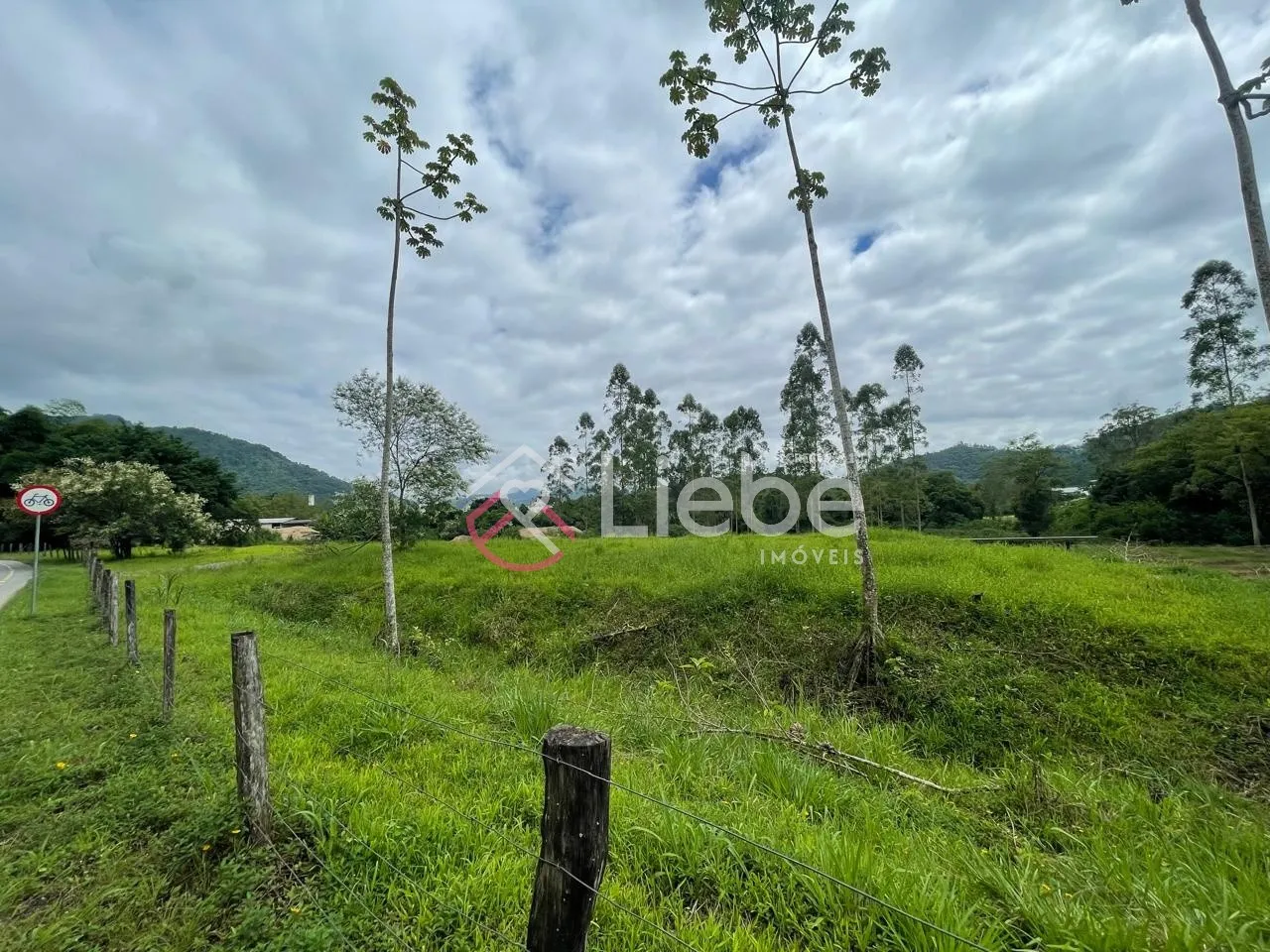 Terreno no Centro de Pomerode com 3.785,05m fazendo frente em 126,40metros. — foto 5