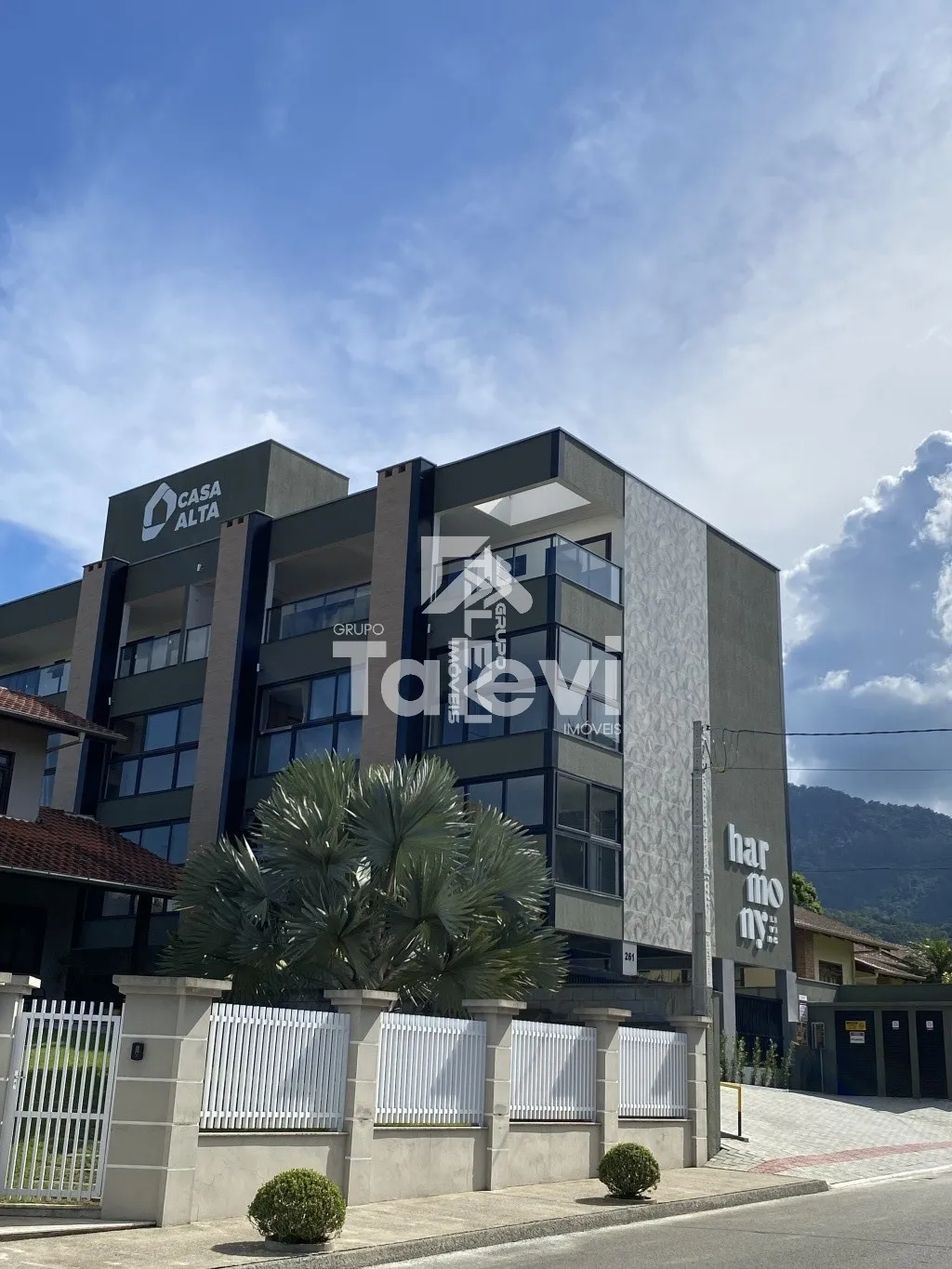 Apartamento Duplex Moderno com 2 Quartos e 2 Vagas no Centro de Pomerode - foto 1
