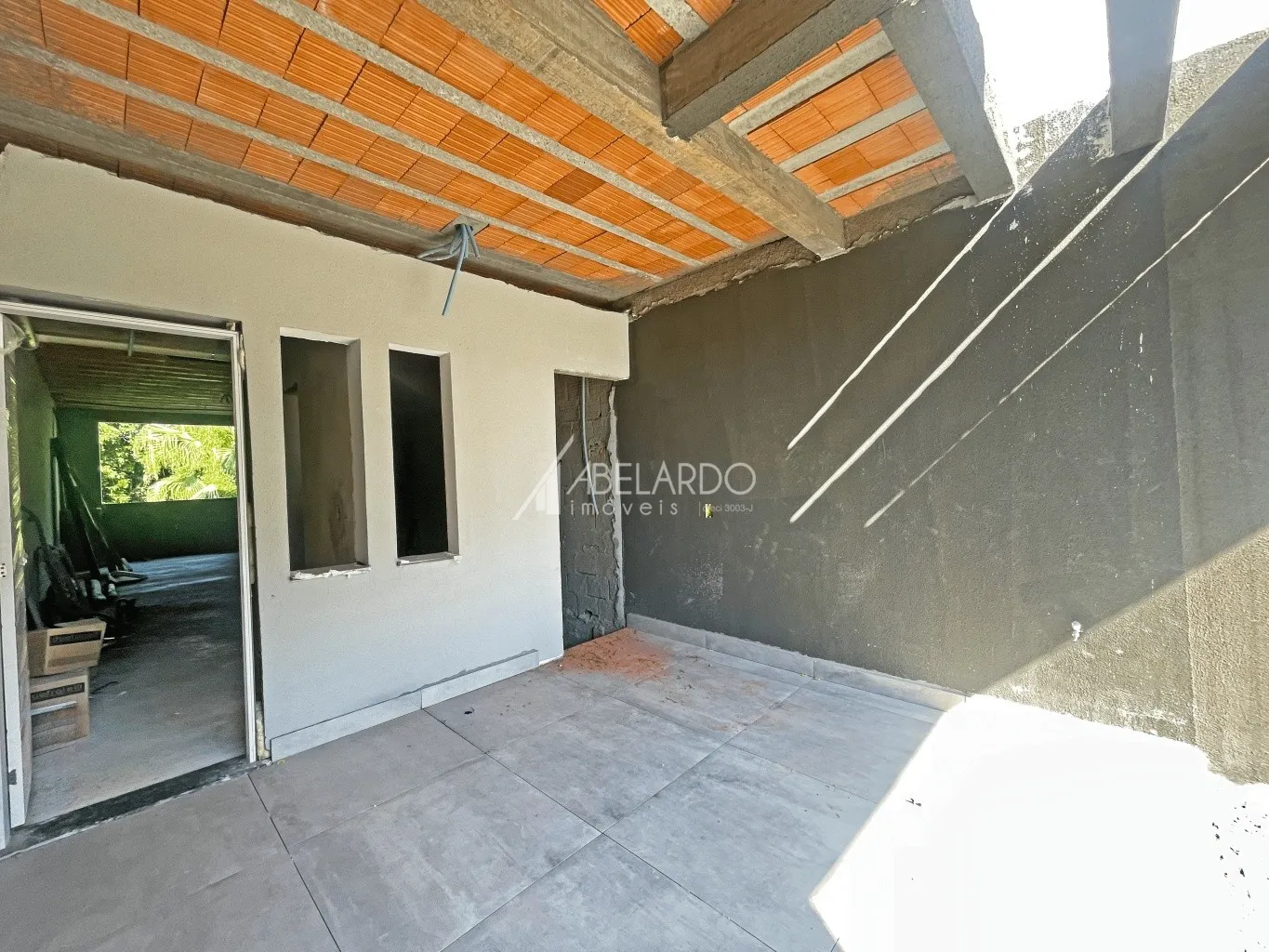 SOBRADO COM TRÊS DORMITÓRIOS, SENDO UMA SUÍTE - BAIRRO ÁGUA VERDE — foto 3