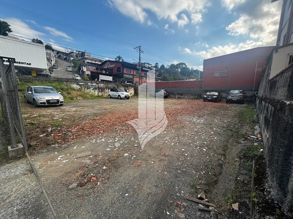 Terreno de esquina localizado no bairro Água Verde - foto 1