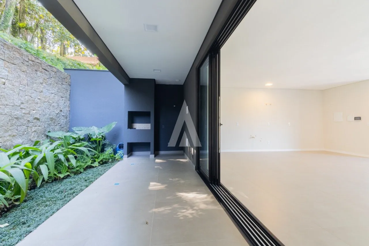 Casa com 3 suíte(s) à venda no bairro América em Joinville, por R$ 2.467.040.82. — foto 5