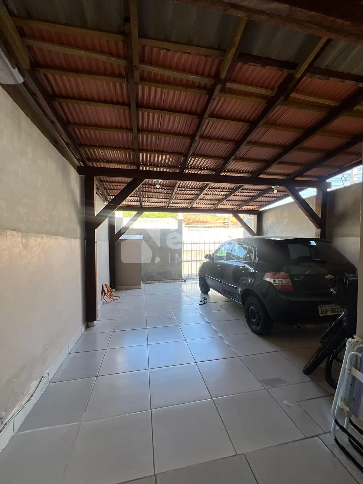 Casa Germinada com 2 Quartos, Ar Condicionado e Ampla Área de Serviço - foto 1